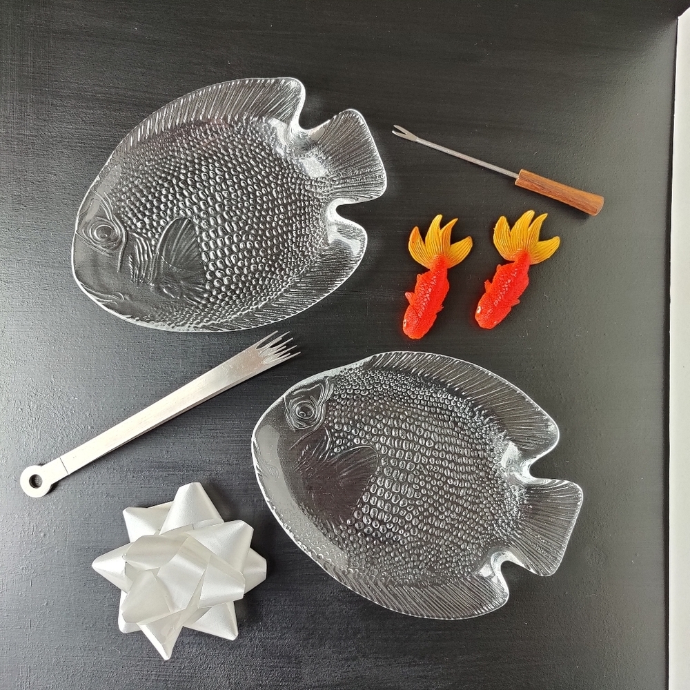 1980s Arcoroc (made in France) Fish 🐠 2 shaped appetizer plates